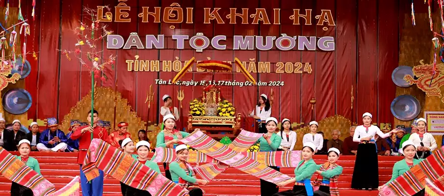Svátek prvního dne jara (Lễ hội khai hạ) ve Vietnamu first-day-of-spring-holiday-vietnam