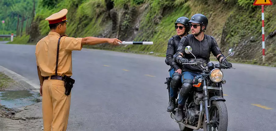 Police control in Vietnam vietnam-motorbike-travel-police-fines-control