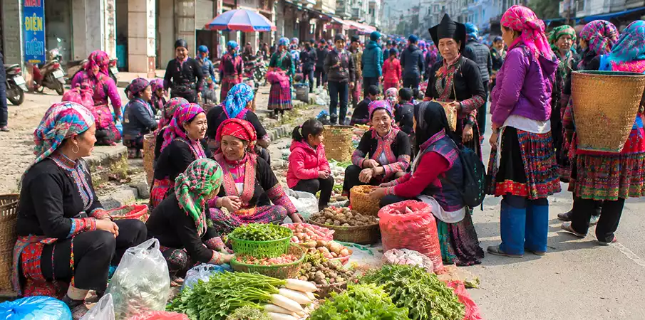 Ethnic minority women at the colorful Sunday Sin Ho Market in Lai Chau Province, Northern Vietnam