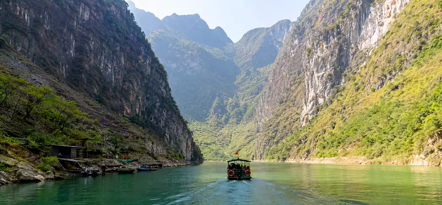 Boat trip on the Nho Que River through Tu San Canyon near Ma Pi Leng Pass, Ha Giang