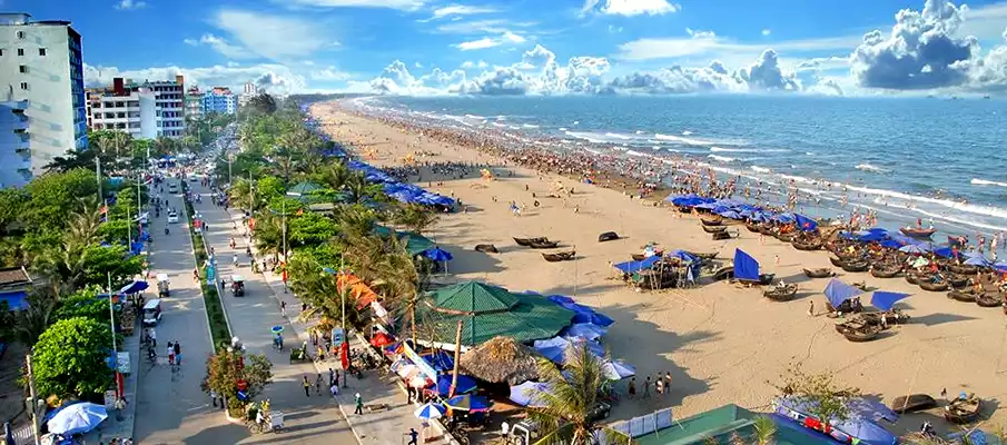 Sam Son Beach in Thanh Hoa, Vietnam The long sandy shoreline of Sam Son Beach in Thanh Hoa Province, Vietnam